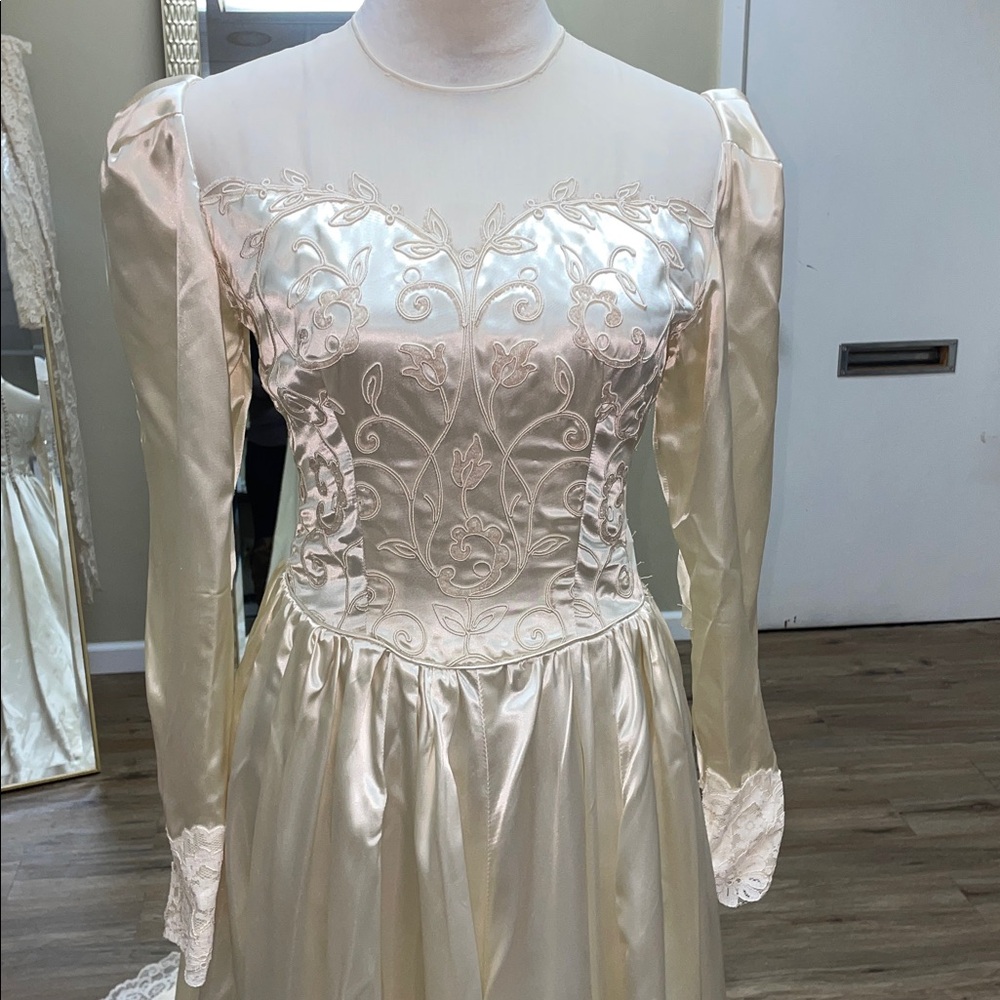 1970S WEDDING GOWN!!!!